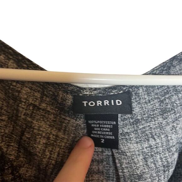 Torrid Women's 2X Gray Star Pattern Flowy Tank Top Celestial Stars - Picture 4 of 4